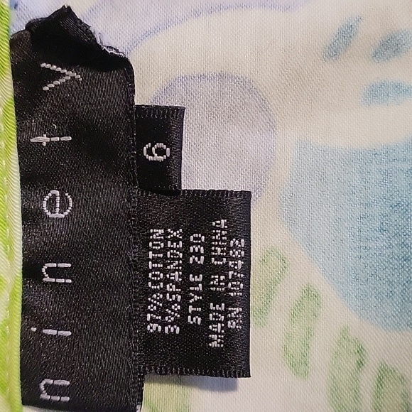 Vintage Ninety Skirt with Rhinestone Button and Ribbon Detail - Size 6 - Picture 6 of 8